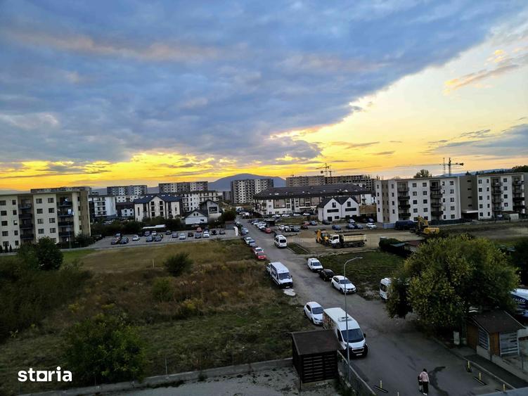 Apartament cu 2 camere decomandat în Tractorul