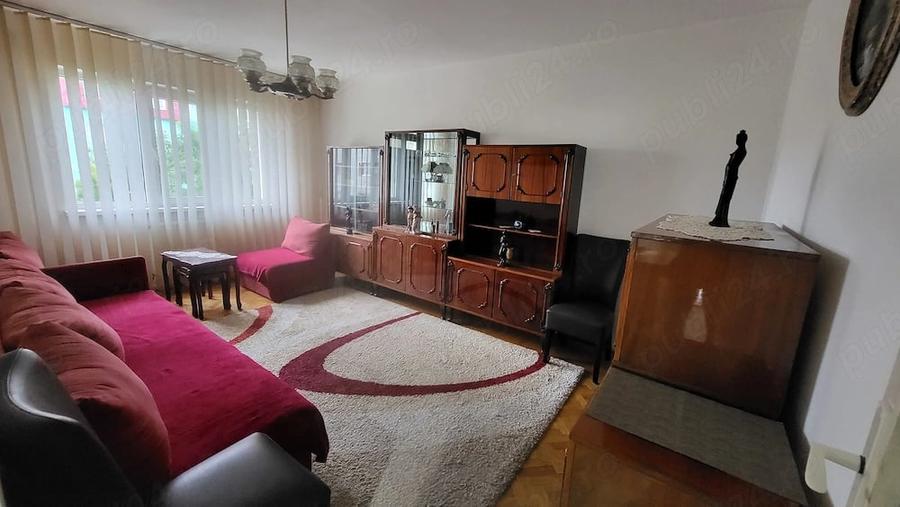 Apartament cu 3 camere decomandat în Vasile Aaron