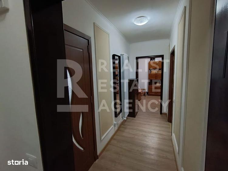 Apartament cu 2 camere, mobilat în Polonă