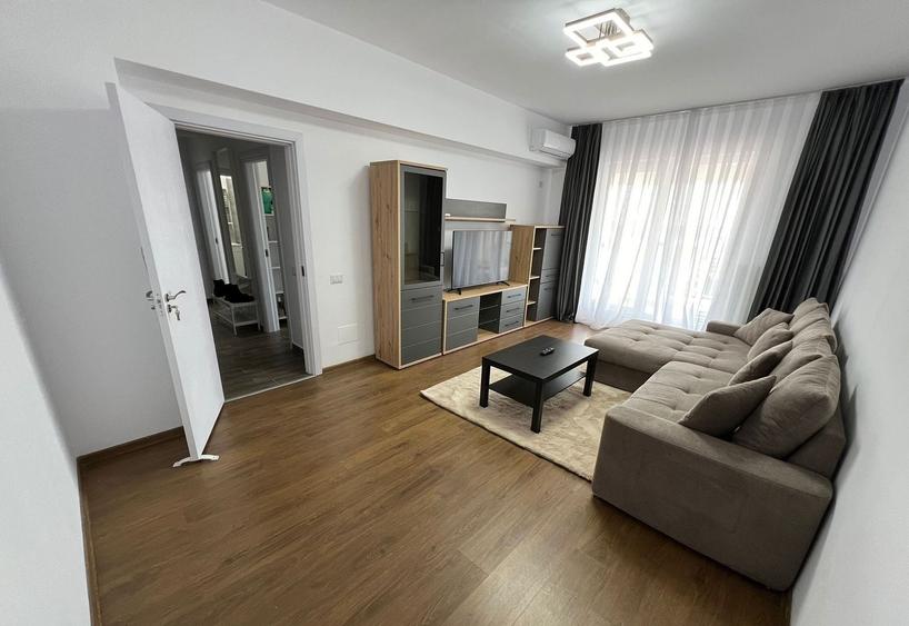 Apartament cu 2 camere decomandat în Titan