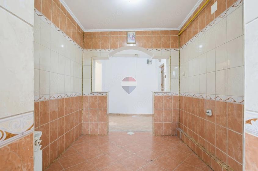 Apartament cu 3 camere decomandat în Spital