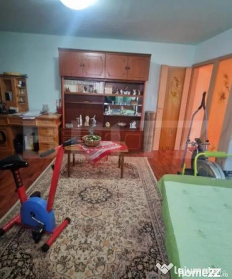Casa in Centru Civic 4 camere , D +P+ E , PLUS SPATIU COMERC - 1