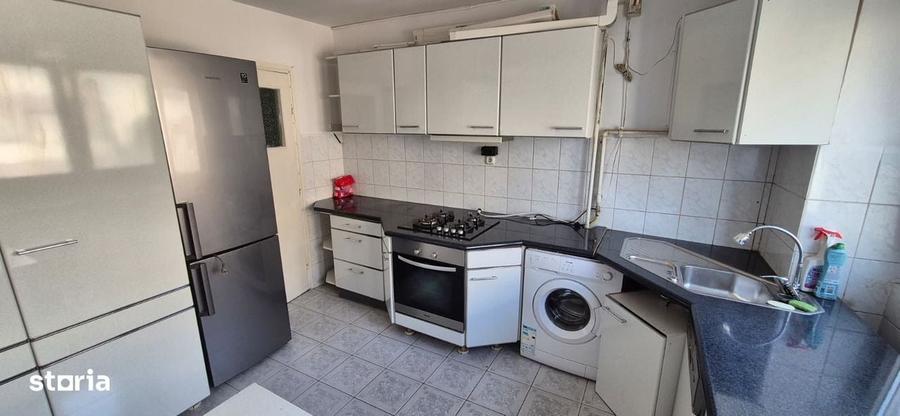 Apartament cu 3 camere în Romanilor