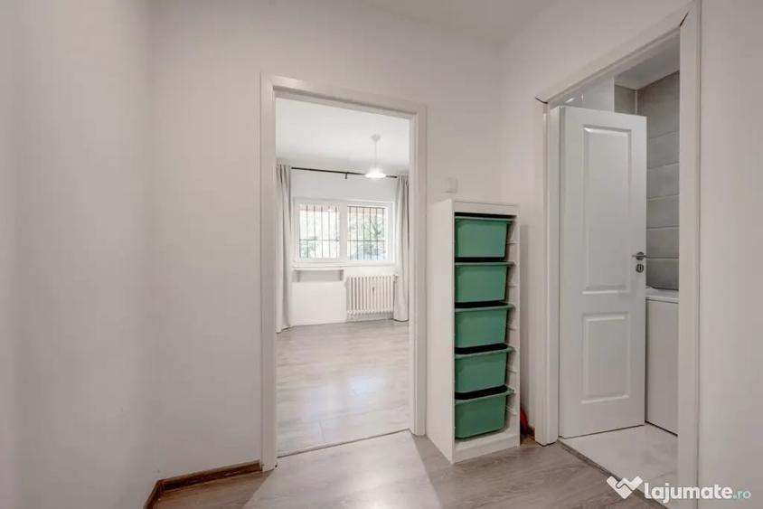 Apartament cu 4 camere semidecomandat în Lacul Tei
