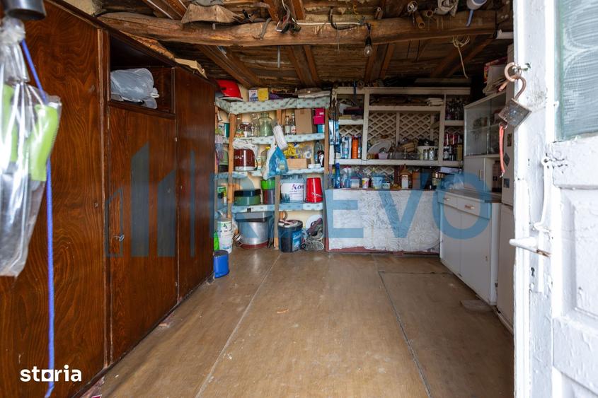Casă cu 5 camere cu Teren 3365 Mp în Corbasca