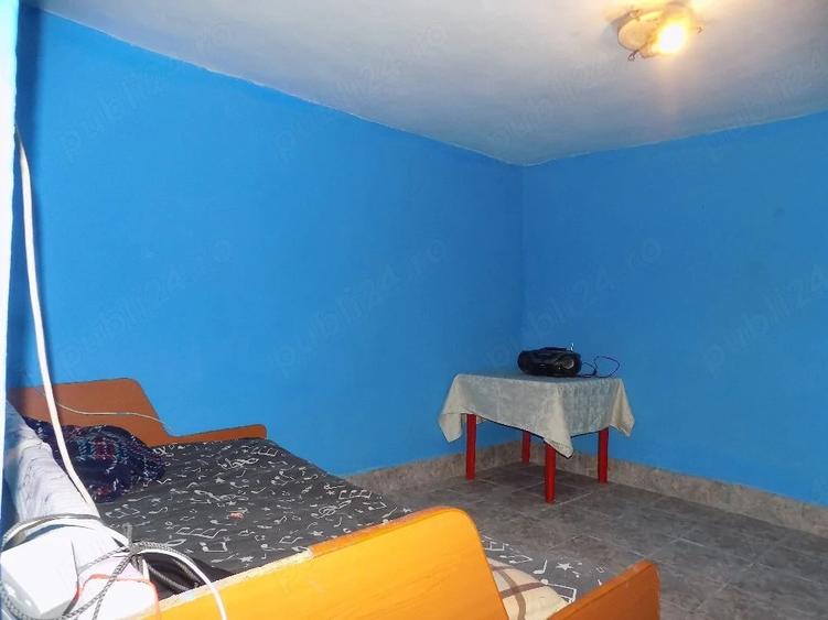 Casă cu 2 camere cu Teren 100 Mp în Central