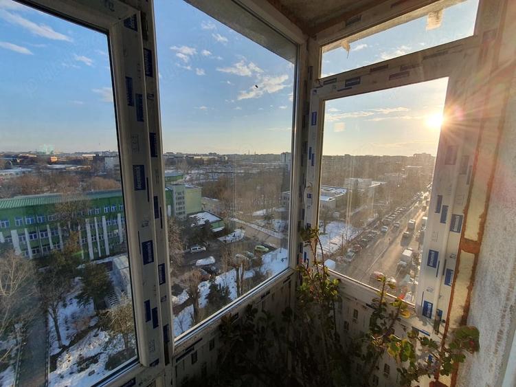 Apartament cu 4 camere decomandat în Costin Georgian