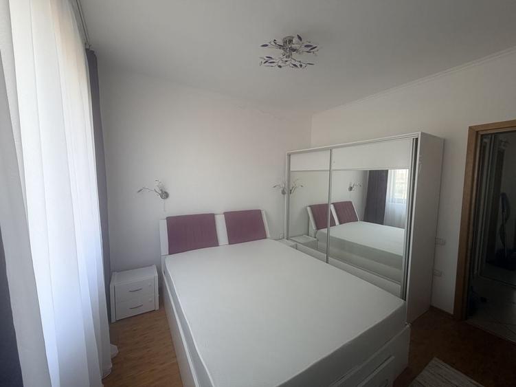 Apartament cu 3 camere decomandat în Găvana
