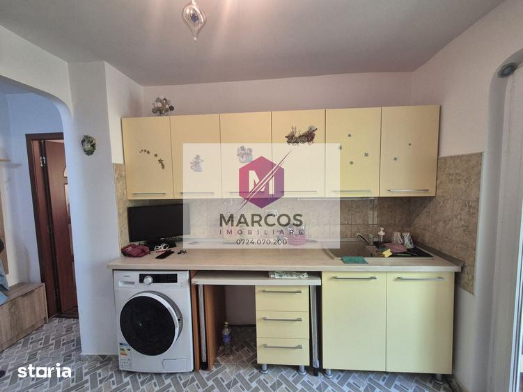 Inchiriez apartament 2 camere Micro 3 - 5