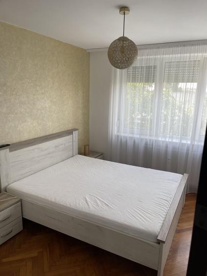 Apartament cu 3 camere decomandat în Decebal