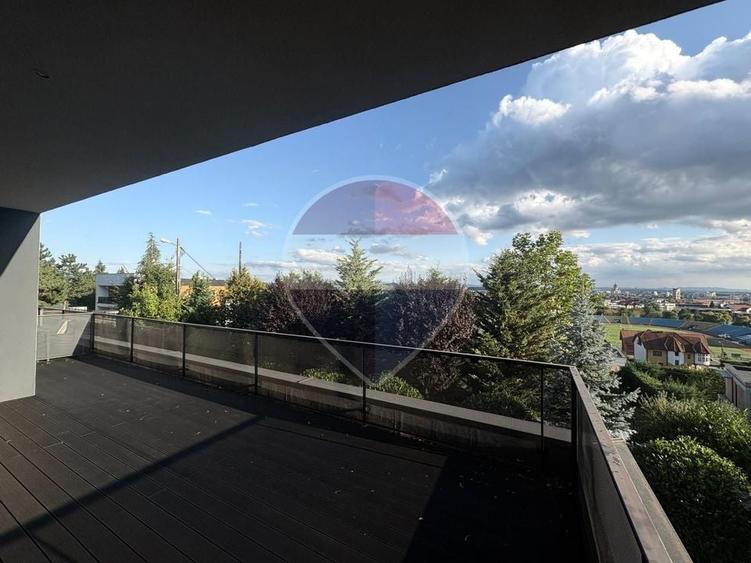 Apartament cu 3 camere decomandat, mobilat în Nord