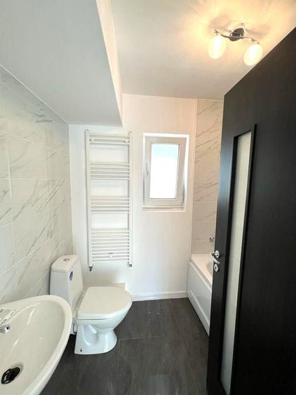 Duplex cu 4 camere cu Canalizare în Sud-Est
