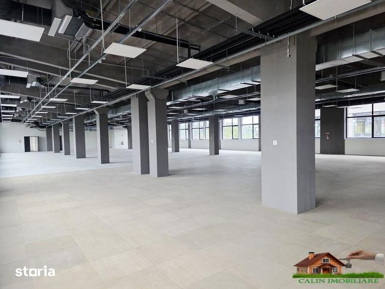 Spațiu comercial, de 1,250 mp, în Baza 3