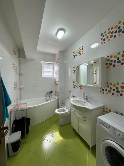 Apartament cu 2 camere decomandat, mobilat în Titan