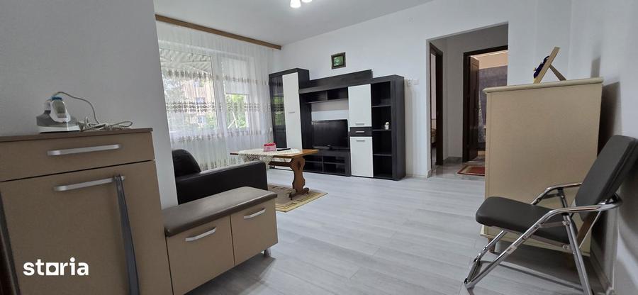 Apartament cu 2 camere semidecomandat, mobilat în Aleea Trandafirilor