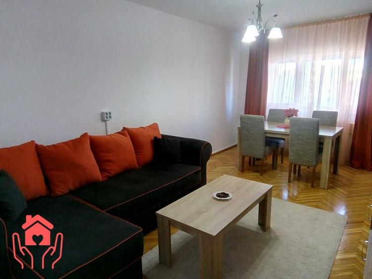 Apartament cu 4 camere decomandat, mobilat în 1 Mai