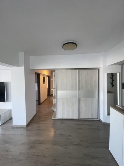 Apartament cu 3 camere decomandat, mobilat în Ultracentral