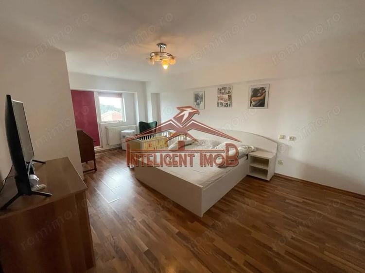 Apartament cu 4 camere semidecomandat în Central