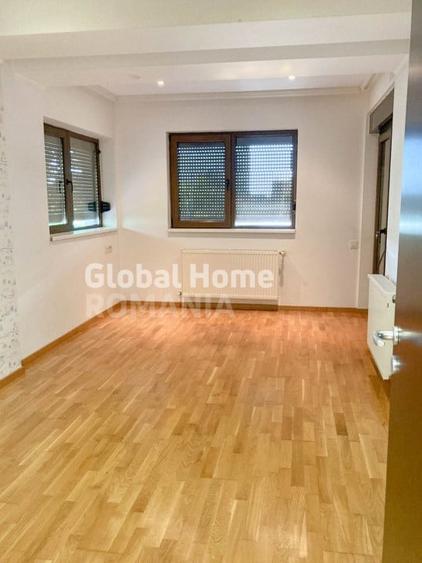 Apartament cu 4 camere decomandat în Băneasa
