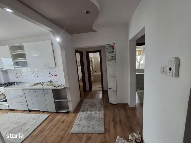 Apartament cu 3 camere decomandat în Central