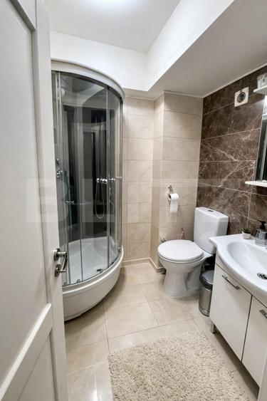 Apartament cu 3 camere decomandat, mobilat în Baza 3