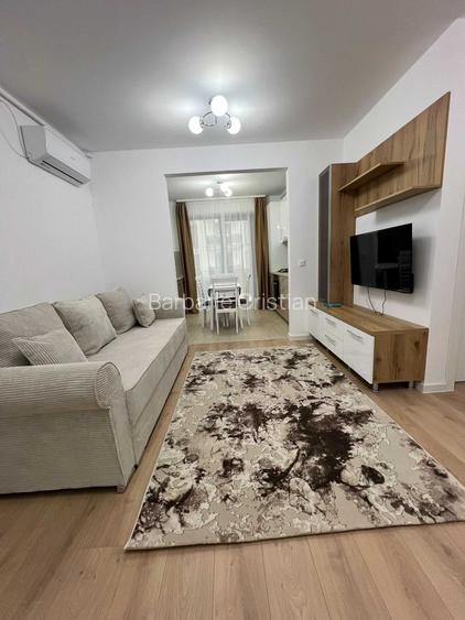Proprietar inchiriez ap 2 camere Hils Titanium