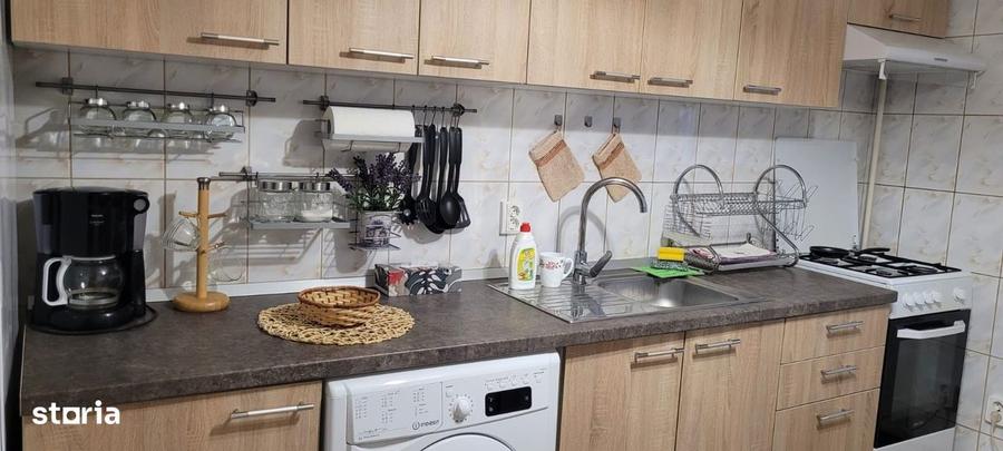 Garsonieră decomandată în Tei