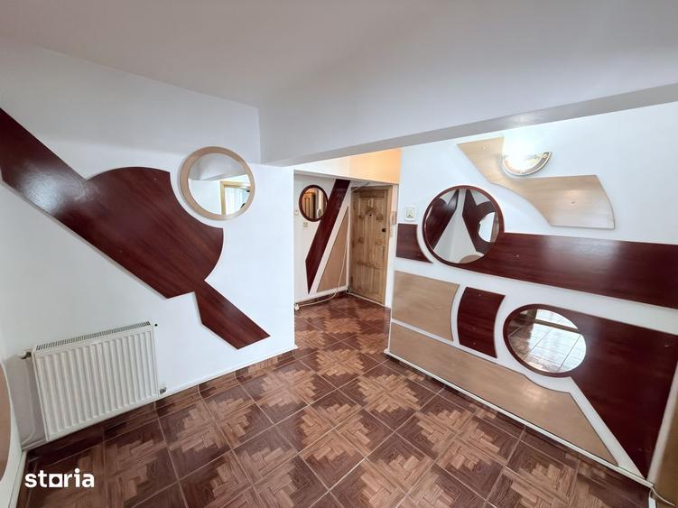 Apartament cu 3 camere decomandat în Central