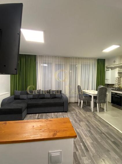 Apartament cu 3 camere decomandat, mobilat în Tractorul