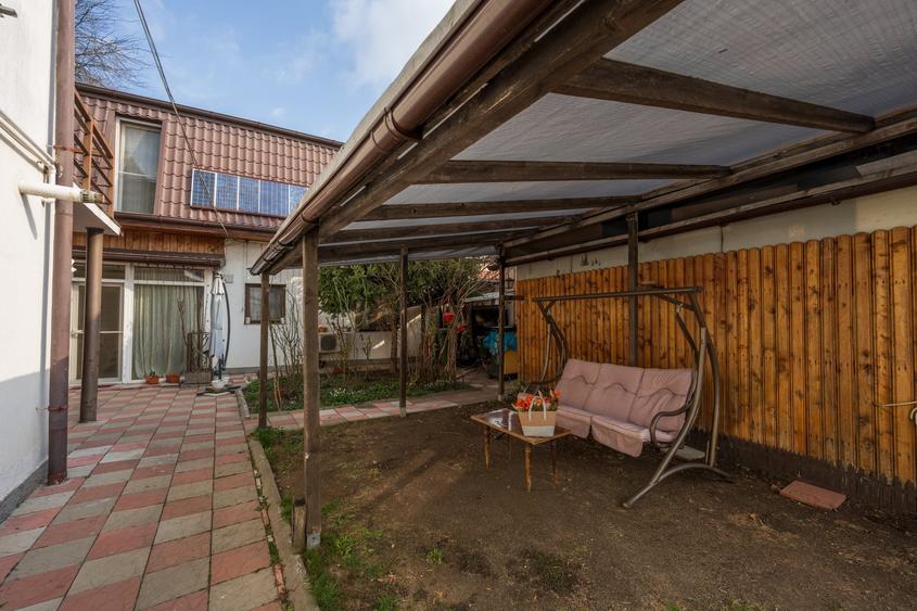 Casă individuală cu 5 camere cu Canalizare în Bucureștii Noi