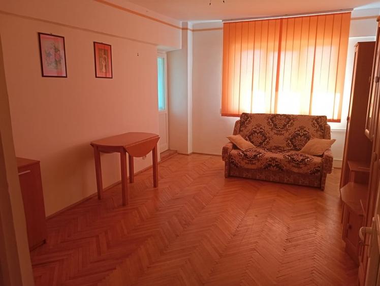 Apartament cu 3 camere decomandat, mobilat în Nădlac