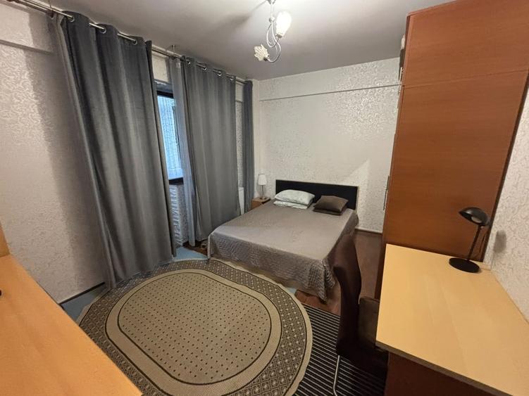 Apartament cu 3 camere semidecomandat în Cug