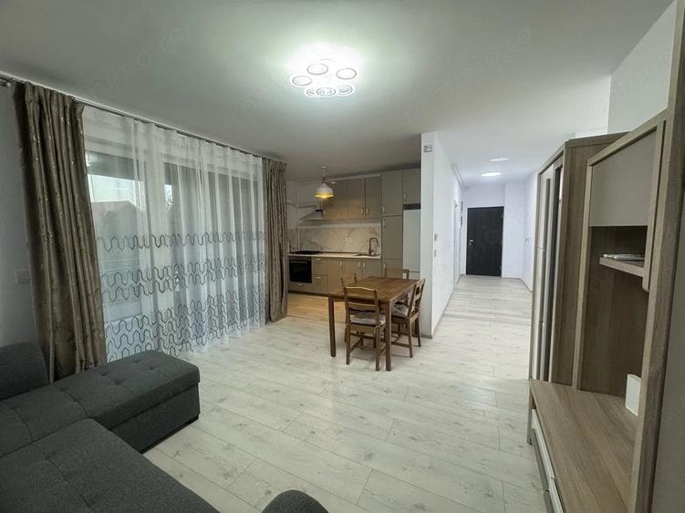 Apartament cu 3 camere decomandat în Aradului