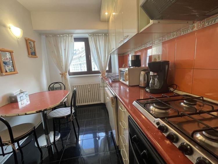 Apartament cu 3 camere decomandat, mobilat în Victoriei