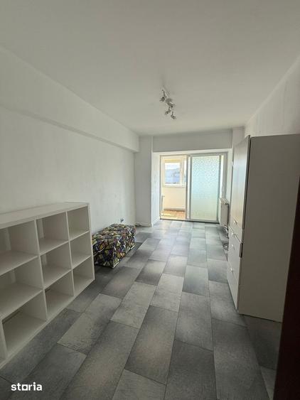Apartament cu 3 camere în Victoriei