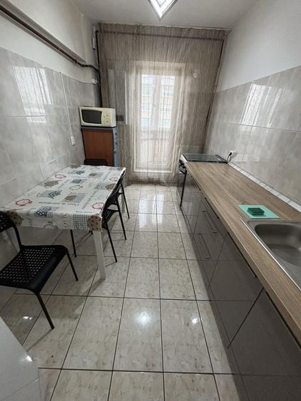 Apartament cu 2 camere decomandat în Universitate