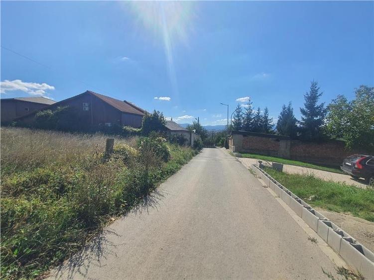 Teren agricol intravilan de 1840 mp, în Gușterița