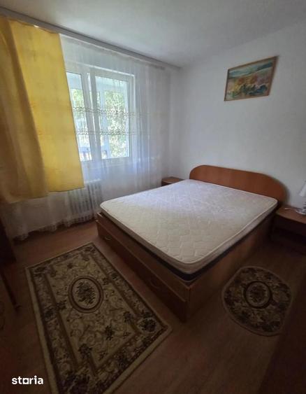 Apartament cu 2 camere semidecomandat în Berceni