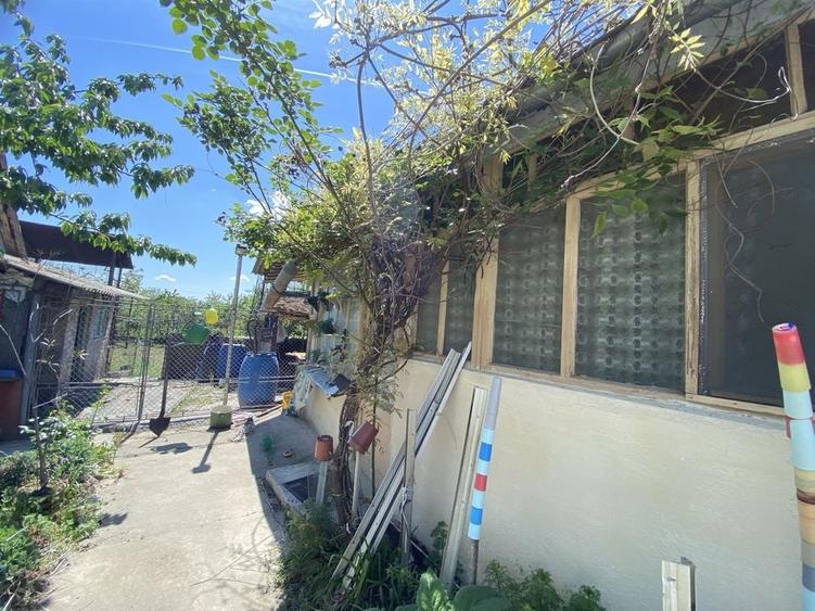 Casă cu 4 camere cu Teren 1200 Mp în Central