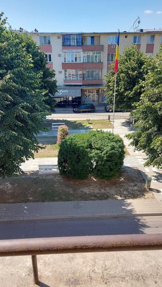 Apartament cu 2 camere semidecomandat în Ultracentral