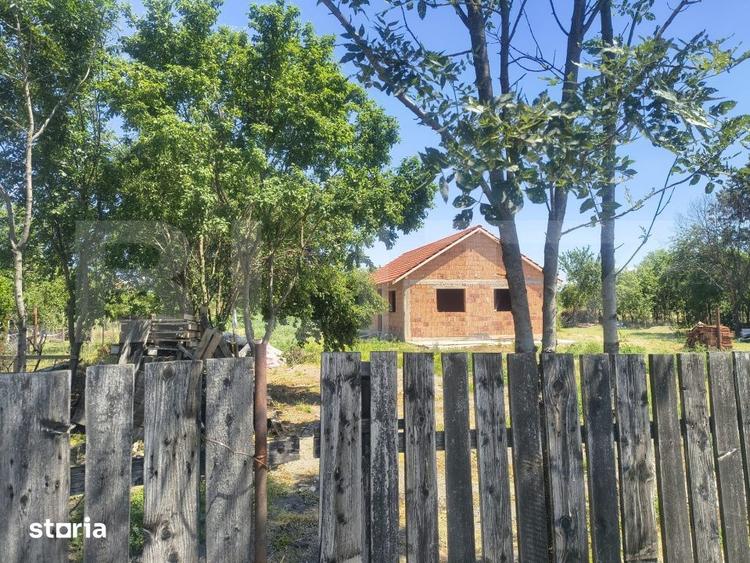 Casă cu 3 camere cu Teren 1500 Mp în Central