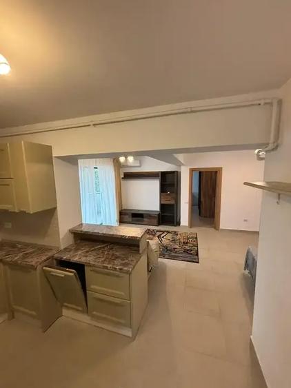 Apartament cu 2 camere semidecomandat, mobilat în Moșilor