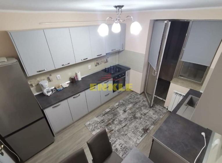 De închiriat apartament cu 3 camere, Bulevard - 2
