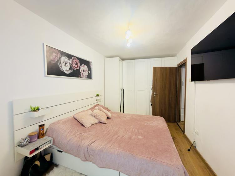 Apartament cu 3 camere decomandat, mobilat în Aradului