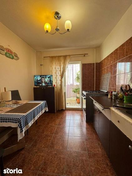 Apartament cu 3 camere decomandat în Rahova