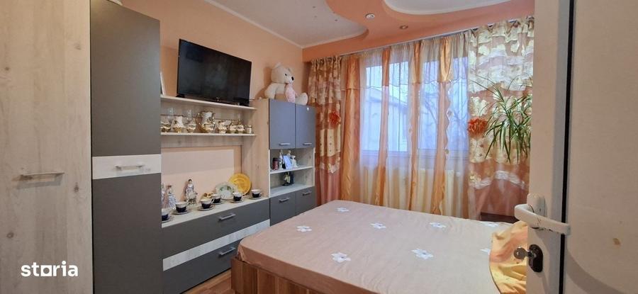 Apartament cu 4 camere în Micro 39
