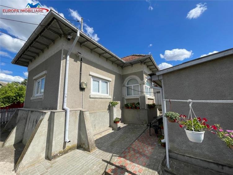 Casă cu 2 camere cu Teren 165 Mp în Babadag