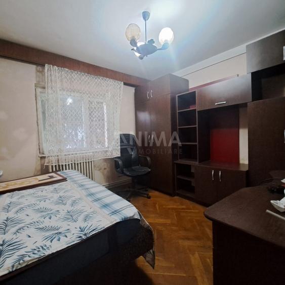 Apartament cu 4 camere, etaj 1, compartimentare decomandată, zonă excelentă - 6
