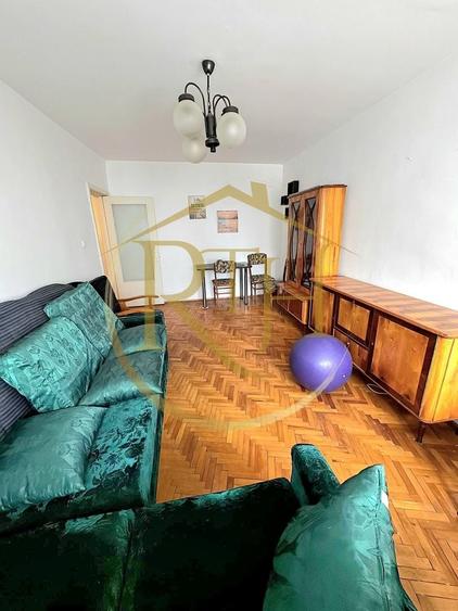 Apartament cu 3 camere decomandat, mobilat în Complex Studențesc