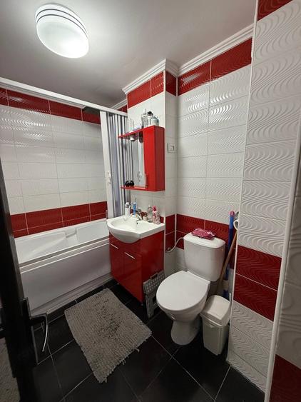 Apartament cu 2 camere semidecomandat în Unirii Sud